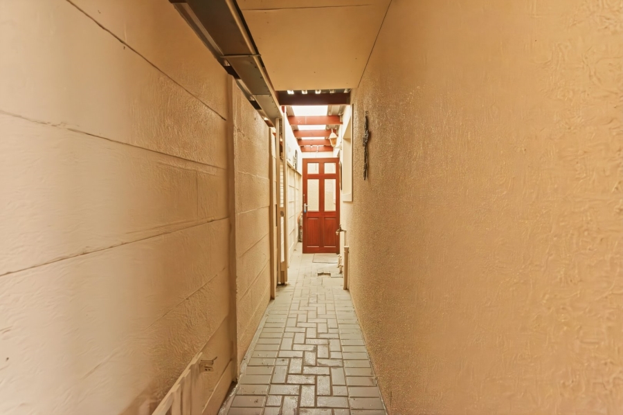 2 Bedroom Property for Sale in Admirals Park Western Cape